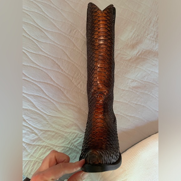 CORRAL BROWN PYTHON MAYRA BOOTS - BROWN size 7.5. - Picture 5 of 7